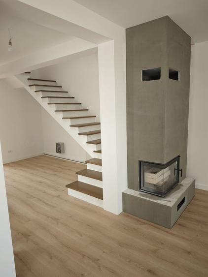 Duplex cu 4 camere cu Canalizare în Dumbrăvița