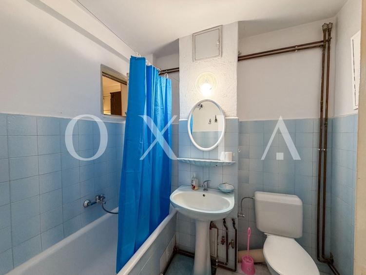 Apartament cu 3 camere decomandat, mobilat în Dacia