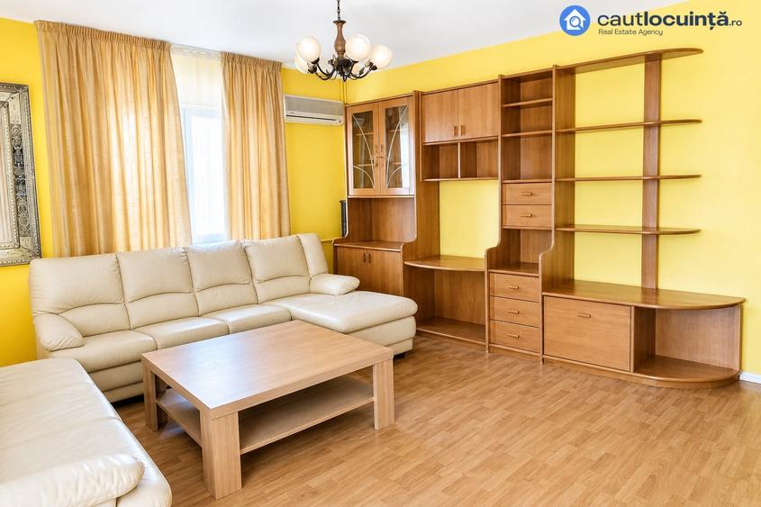 Casă individuală cu 10 camere cu Canalizare în Fundeni