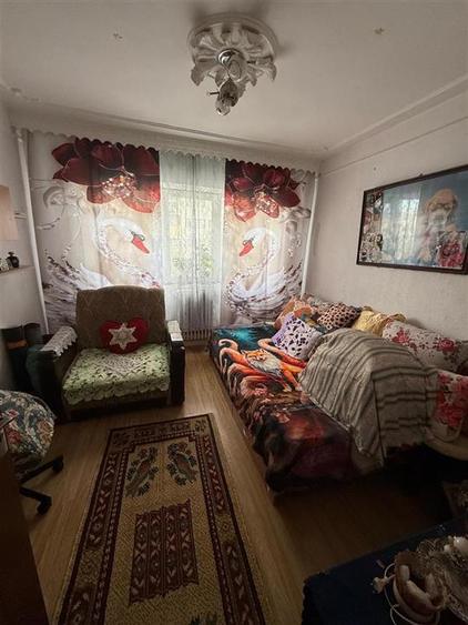 Apartament cu 4 camere decomandat în Mircea cel Bătrân