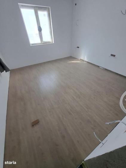 Casă cu 6 camere cu Teren 490 Mp în Adunații-Copăceni