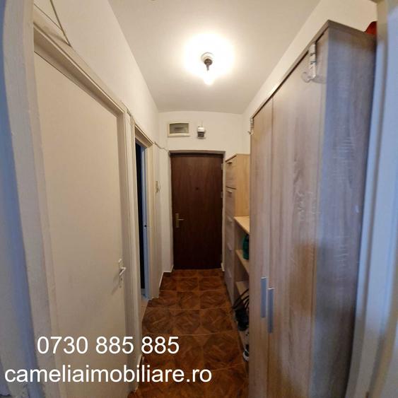 Apartament cu 4 camere semidecomandat în Gorjului