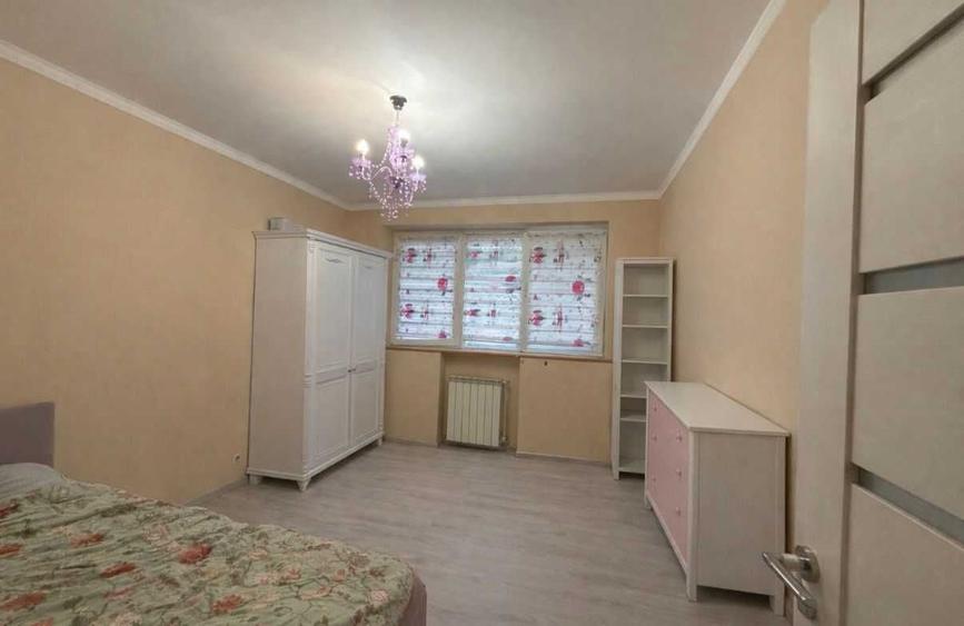 Apartament cu 3 camere semidecomandat, mobilat în Dorobanți