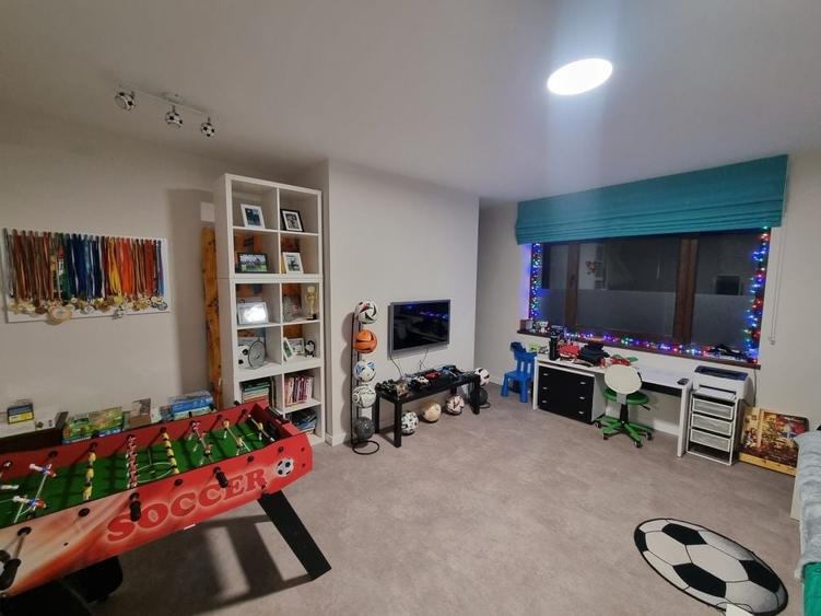 Casă cu 4 camere în Central