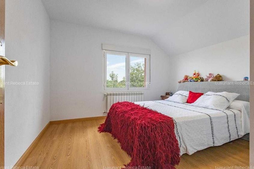 Casă cu 4 camere în Central