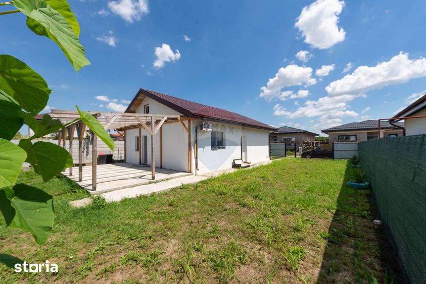 Casă cu 3 camere cu Teren 377 Mp în Brănești