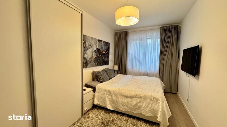 Apartament cu 3 camere semidecomandat în Sisești
