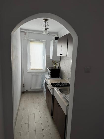 Apartament cu 2 camere semidecomandat, mobilat în Tomis Nord