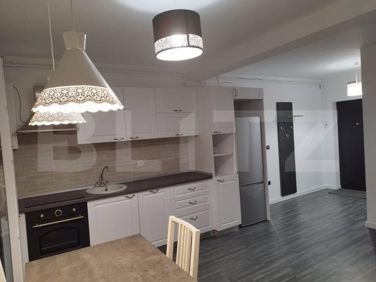 Apartament cu 3 camere semidecomandat, mobilat în Florești