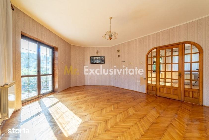 Casă cu 9 camere cu Teren 1500 Mp în Bascov