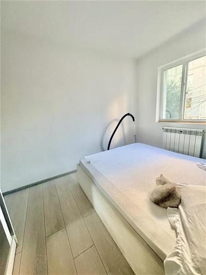 Apartament cu 4 camere decomandat, mobilat în Est