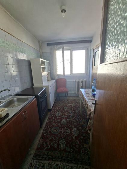 Apartament cu 3 camere decomandat în Obor