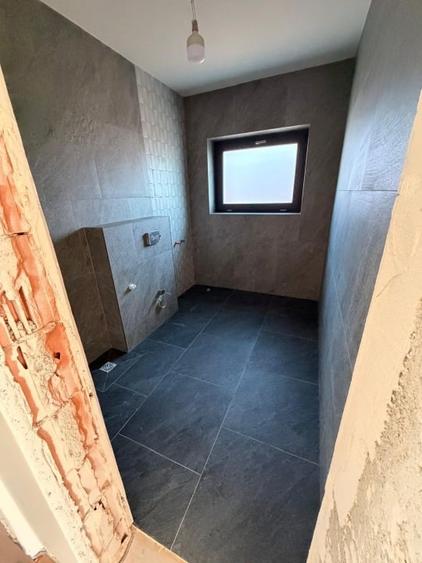 Casă individuală cu 5 camere cu Canalizare în Valea Lupului