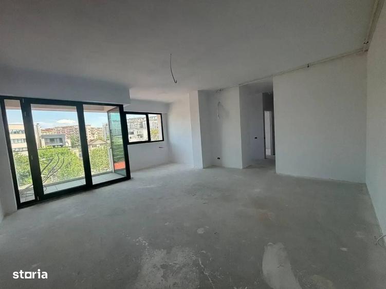 Apartament cu 3 camere în Decebal