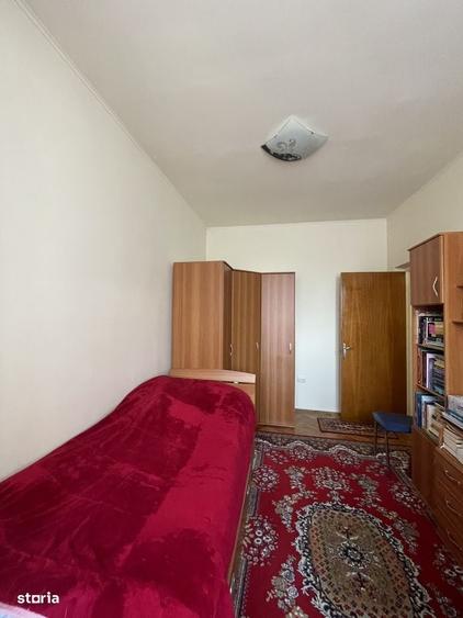 Apartament cu 4 camere în Cetate