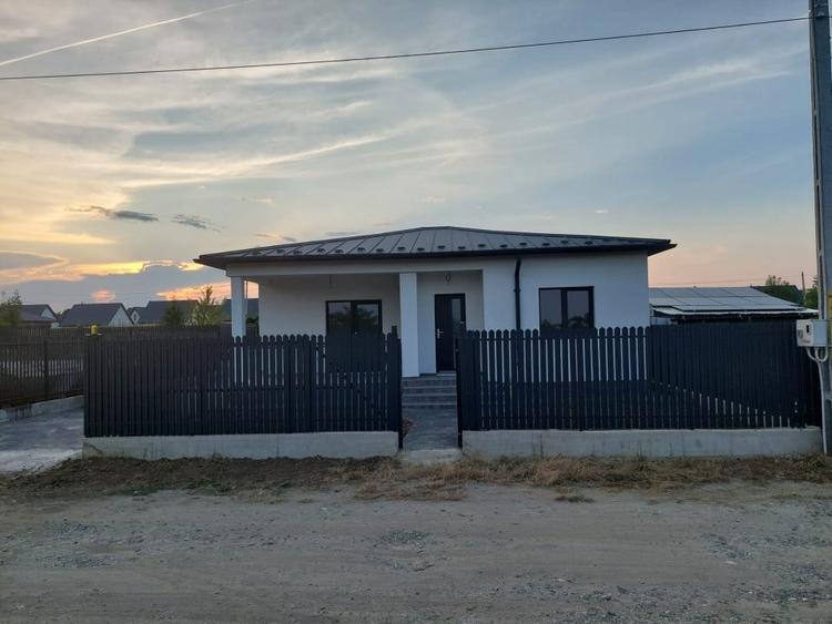 Casă individuală cu 3 camere cu Teren 276 Mp în Hemeiuș