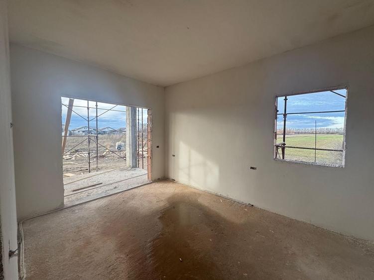 Apartament cu 2 camere decomandat în Bucovăț (Remetea Mare)