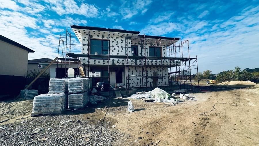 Casă individuală cu 5 camere cu Teren 640 Mp în Corbeanca