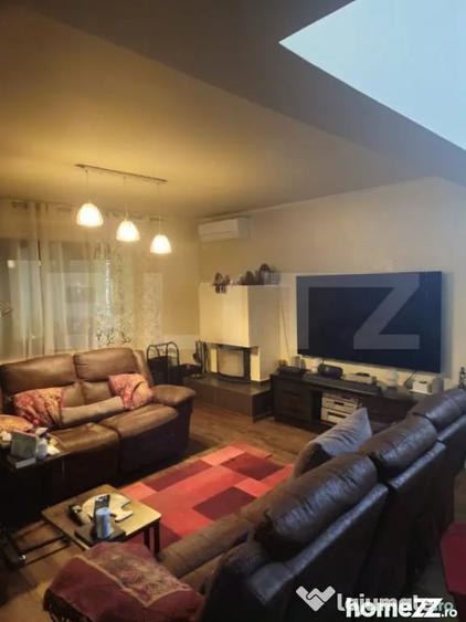 Casă cu 7 camere cu Teren 1170 Mp în Central