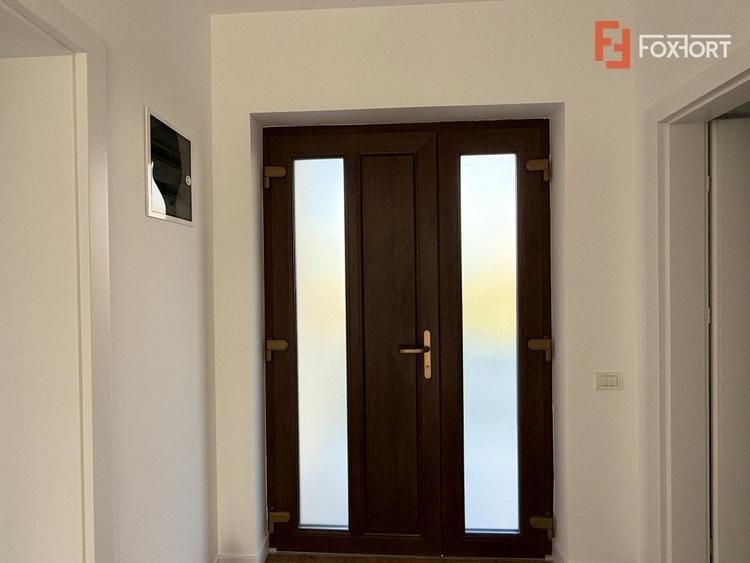 Duplex cu 5 camere cu Canalizare în Dumbrăvița