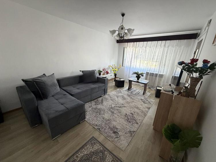 Apartament cu 2 camere decomandat, mobilat în Radu Negru