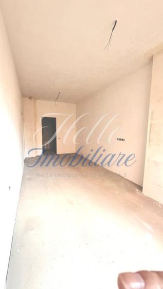 Apartament cu 4 camere decomandat în Florești