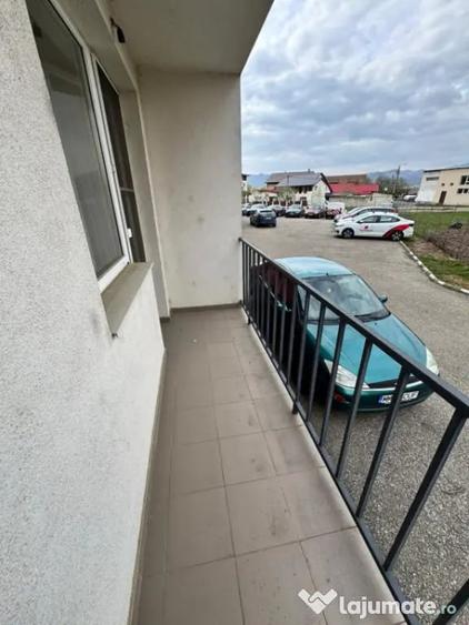 Apartament cu 2 camere decomandat în Hotvon