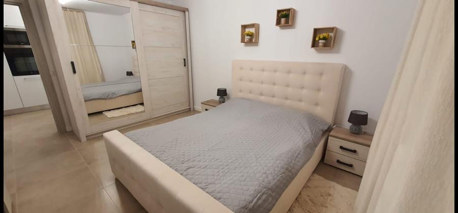 Apartament cu 2 camere decomandat, mobilat în Aradului