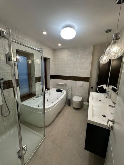 Duplex cu 5 camere cu Canalizare în Aradului