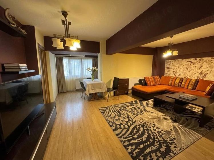 Apartament cu 3 camere decomandat în Frații Golești