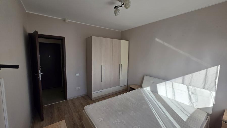 Apartament cu 3 camere semidecomandat, mobilat în Dumbrăvița