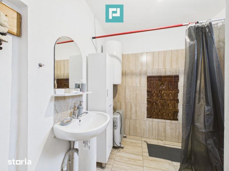 Casă cu 3 camere cu Teren 3843 Mp în Șicula