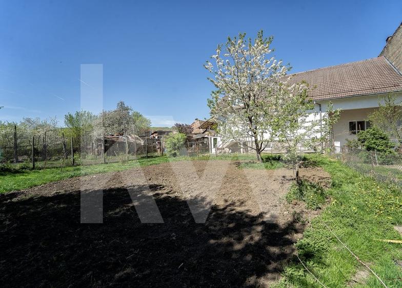Casă individuală cu 13 camere cu Canalizare în Cisnădie