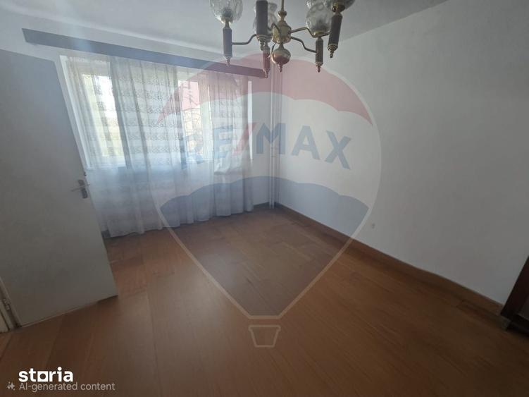 Apartament cu 3 camere semidecomandat în Tipografilor