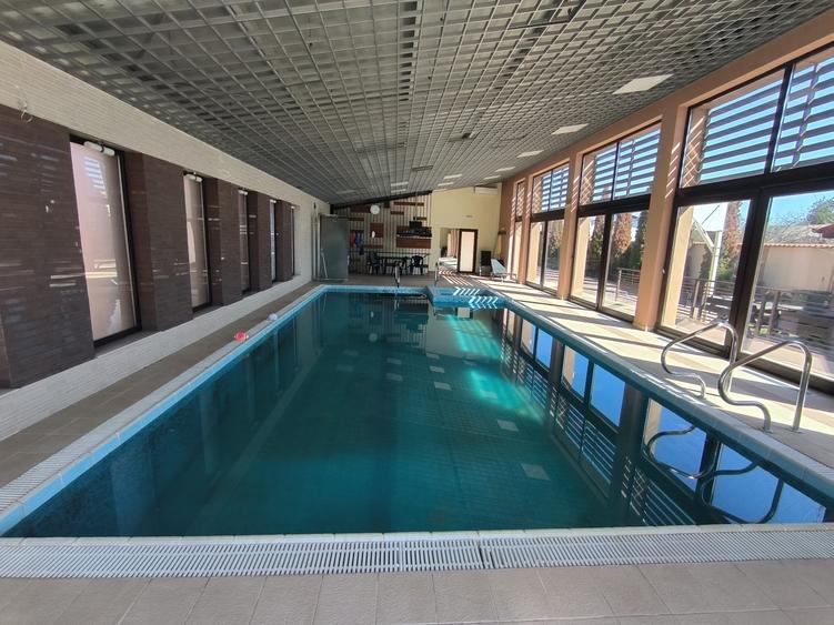 Casă cu 6 camere cu Canalizare în Păulești