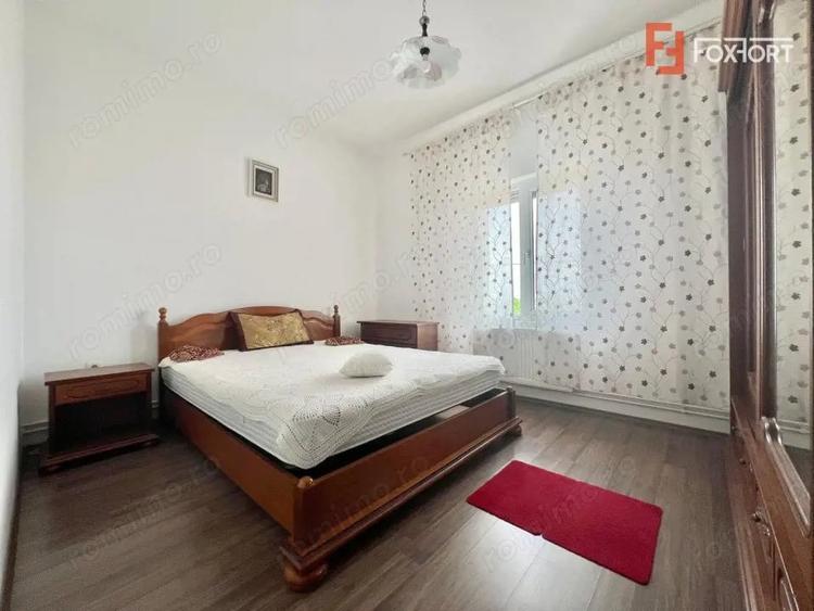 Casă cu 9 camere cu Teren 578 Mp în Ghiroda