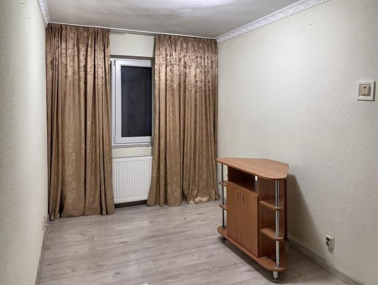 Apartament cu 3 camere decomandat în Farfuria