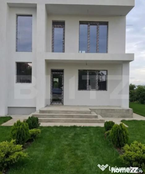 Casă cu 7 camere cu Teren 1300 Mp în Brezoaia