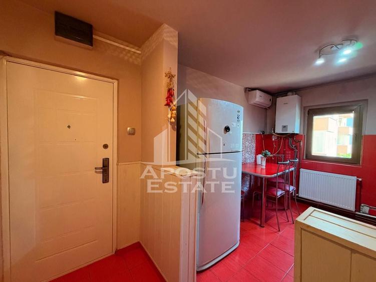 Apartament cu 2 camere semidecomandat, mobilat în Complex Studențesc