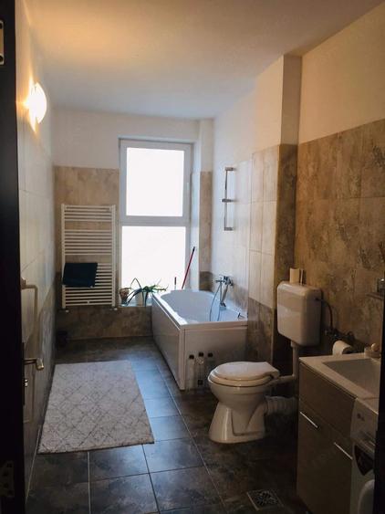 Apartament cu 3 camere decomandat în Drumul Carului