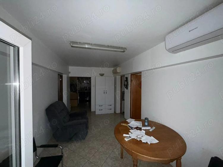 Apartament cu 3 camere decomandat în Colentina