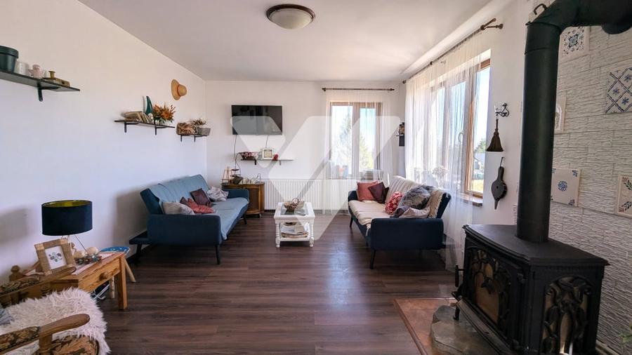 Casă individuală cu 7 camere cu Teren 430 Mp în Păltiniș