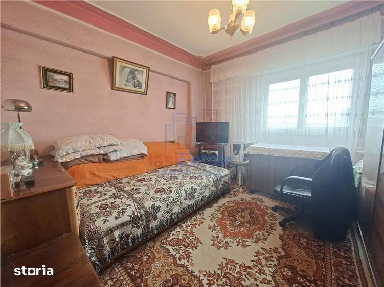 Apartament cu 3 camere decomandat în Hala Centrală