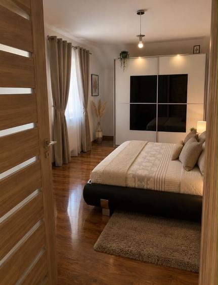 Casă cu 4 camere în Vinga