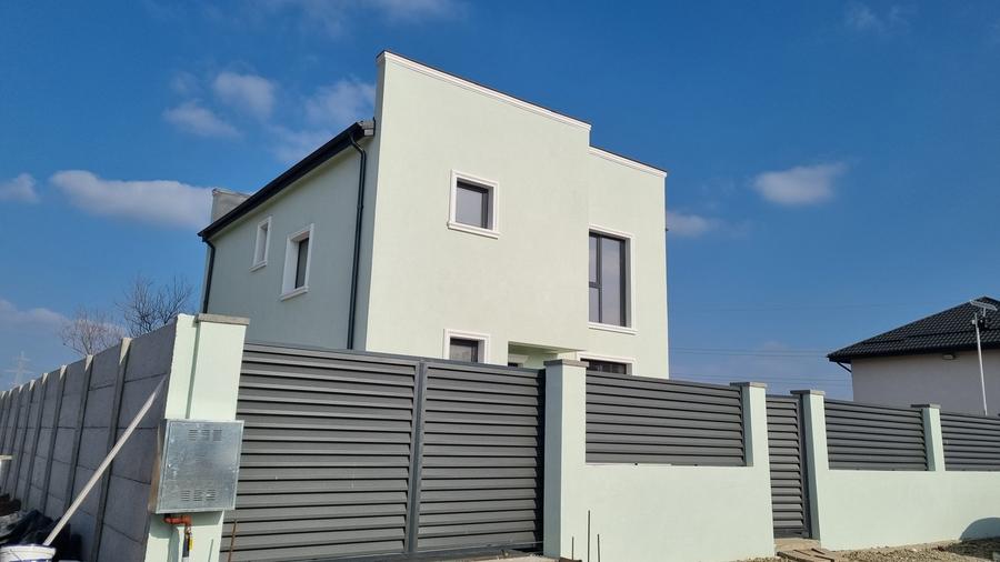 Casă individuală cu 5 camere cu Teren 428 Mp în Berceni