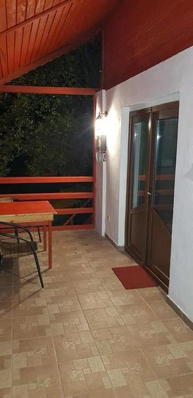 Casă cu 6 camere cu Canalizare în Exterior Vest