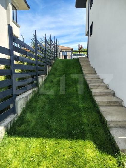 Casă individuală cu 5 camere cu Canalizare în Dezmir