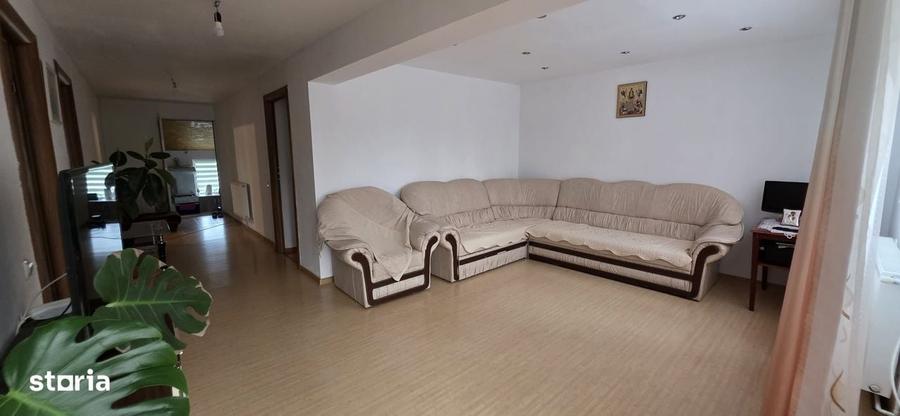 Casă cu 4 camere în Colceag