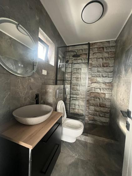 Casă cu 4 camere în Geamăna