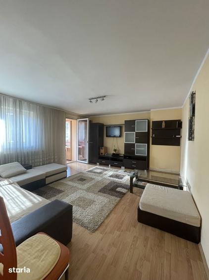 Apartament cu 3 camere în Cetate
